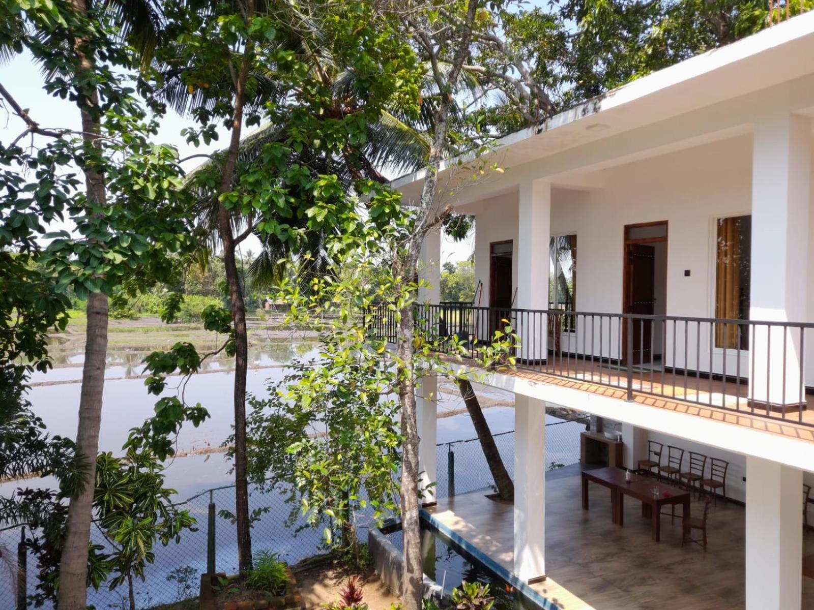 Man Guest Polonnaruwa Hotel Buitenkant foto